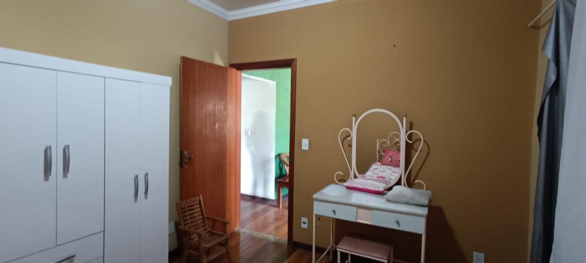 Casa, Milanez, 6 Quartos, 6 Vagas, 1 Suíte