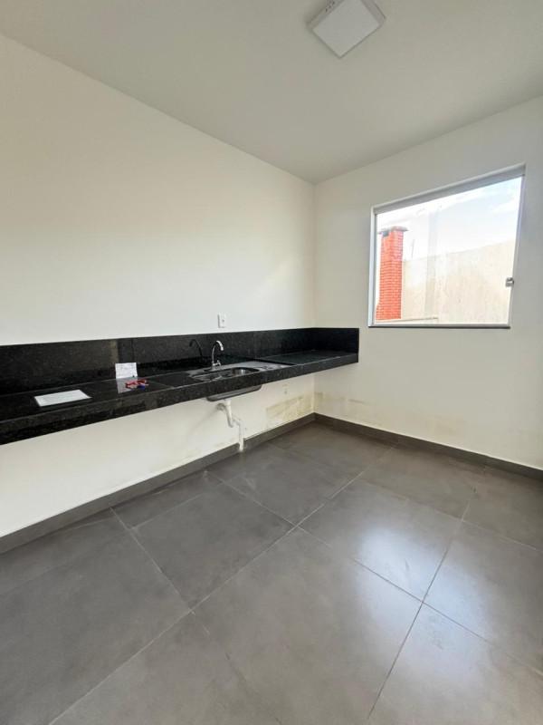Casa, Santa Branca, 3 Quartos, 2 Vagas, 1 Suíte