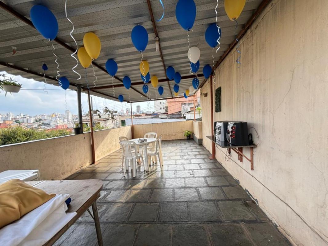 Casa, Sagrada Família, 2 Quartos, 8 Vagas