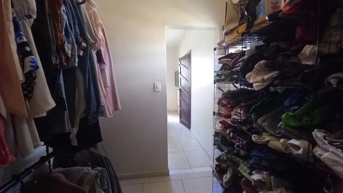 Casa, Cachoeirinha, 5 Quartos, 3 Vagas, 1 Suíte