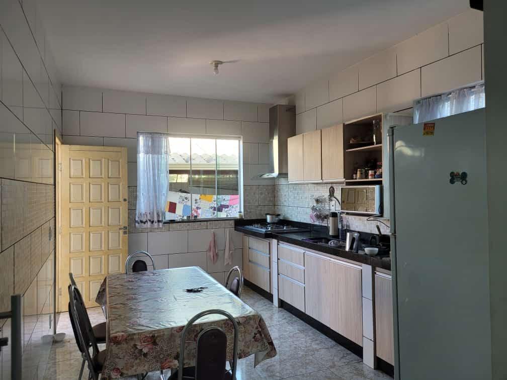 Casa, Tropical, 2 Quartos, 4 Vagas, 1 Suíte