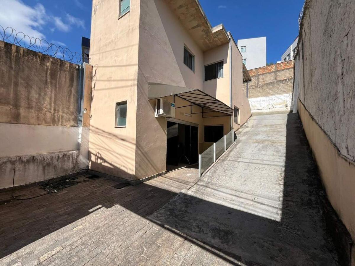 Casa, Estoril, 1 Quarto, 15 Vagas, 1 Suíte