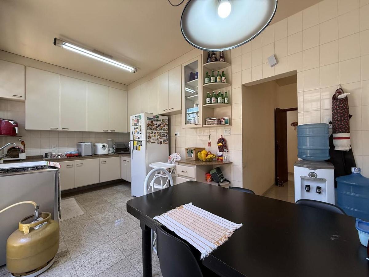 Casa, Itapoã, 3 Quartos, 4 Vagas, 1 Suíte