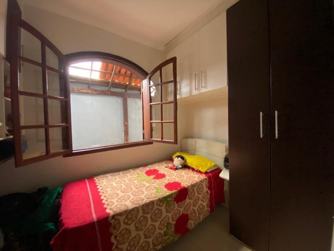 Casa, Estrela do Oriente, 3 Quartos, 2 Vagas, 1 Suíte