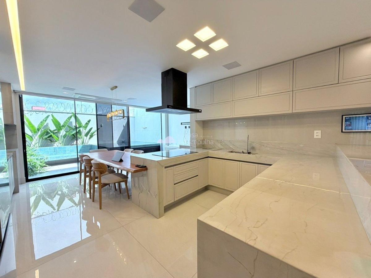 Casa, Planalto, 4 Quartos, 4 Vagas, 3 Suítes