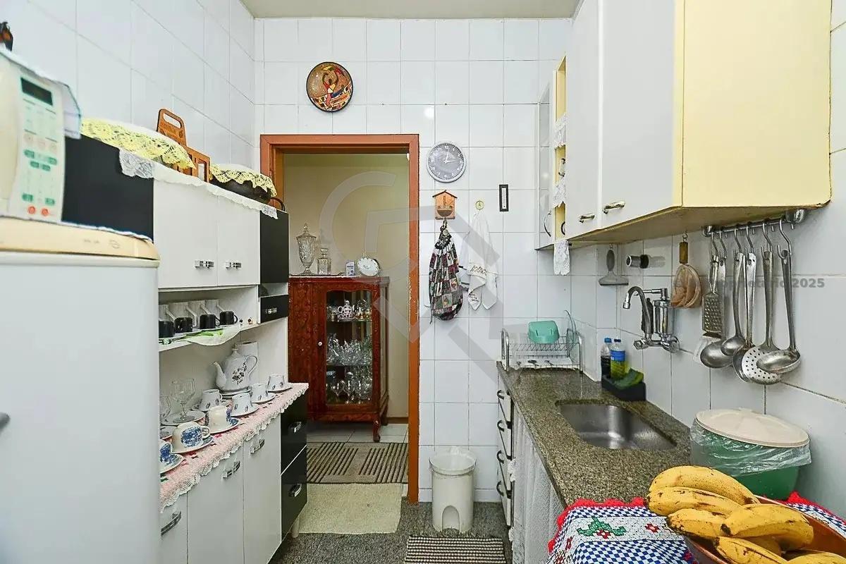 Apartamento, Sagrada Família, 2 Quartos, 1 Vaga, 1 Suíte