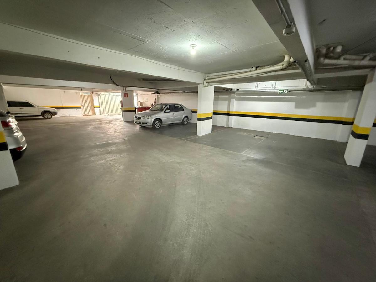 Sala, Liberdade, 0 Quarto, 13 Vagas