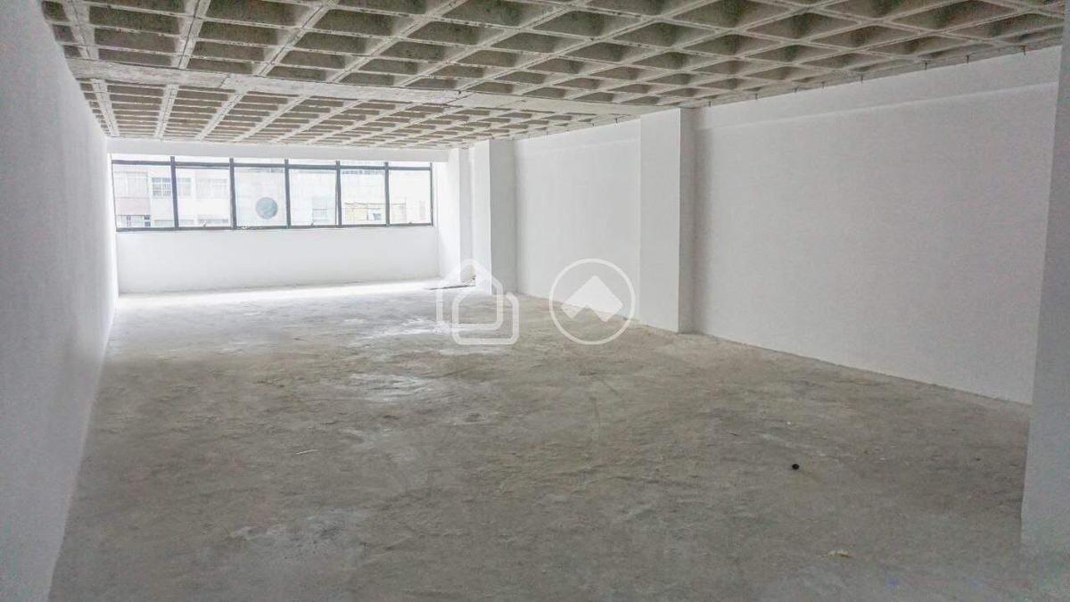 Sala, Centro
