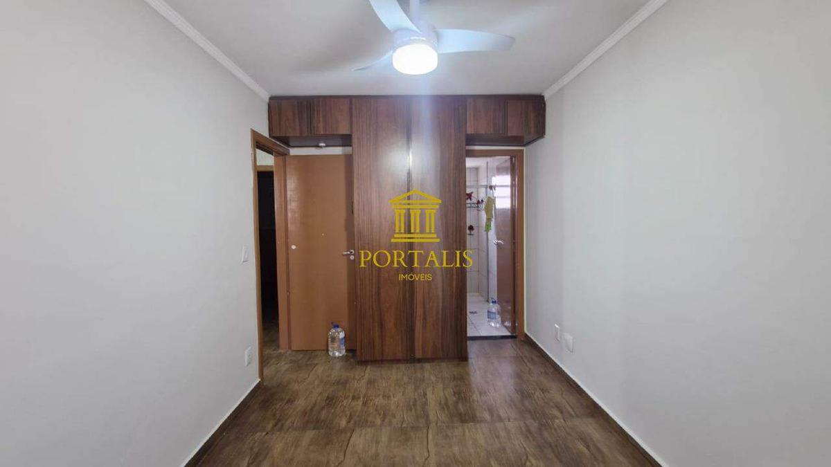 Casa, Cabral, 3 Quartos, 2 Vagas, 1 Suíte