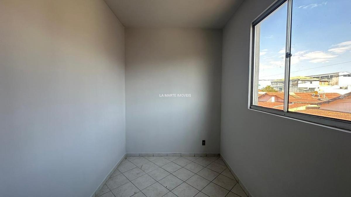 Casa, Fonte Grande, 2 Quartos, 1 Vaga