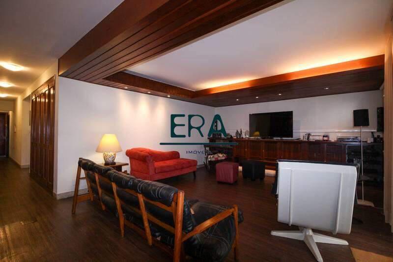 Casa, Serra, 4 Quartos, 5 Vagas, 1 Suíte
