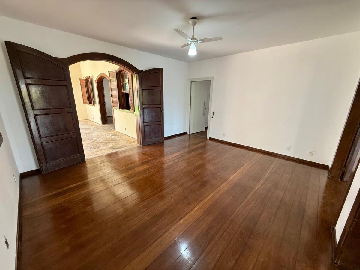 Casa, São Luiz (pampulha), 5 Quartos, 8 Vagas, 2 Suítes