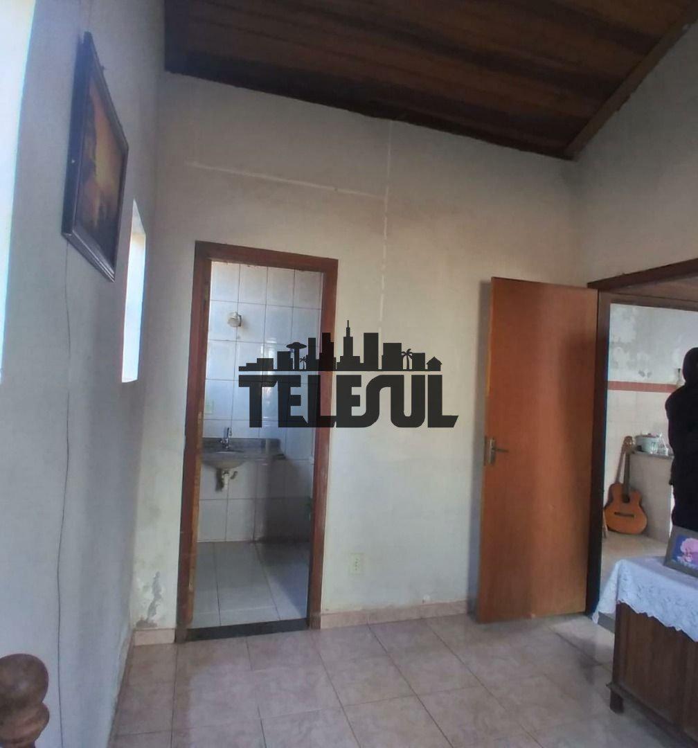 Casa, Centro, 4 Quartos, 0 Vaga, 1 Suíte
