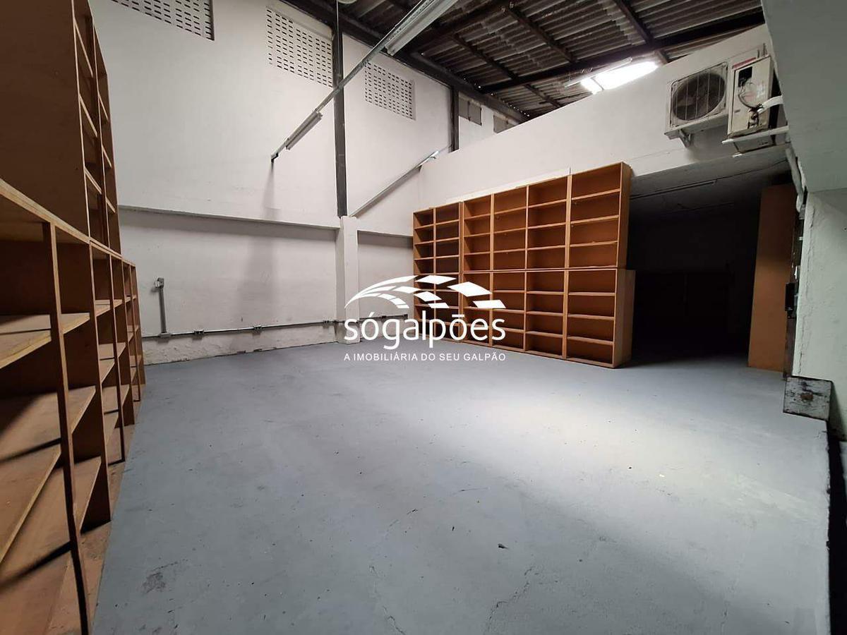 Galpão, Carlos Prates