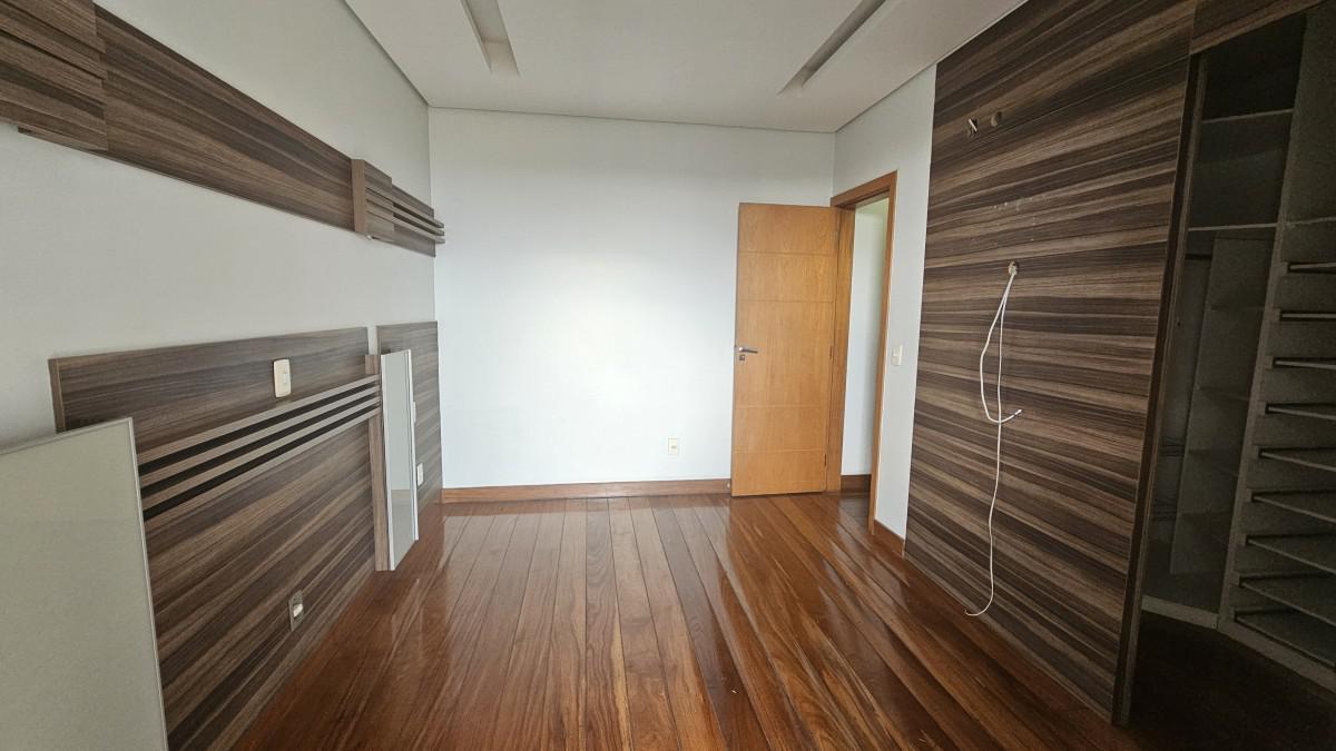 Casa, Nova Floresta, 5 Quartos, 4 Vagas, 2 Suítes