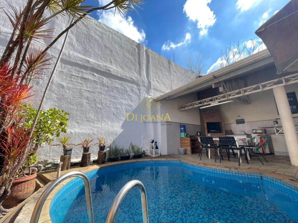Casa, Centro, 3 Quartos, 2 Vagas, 1 Suíte