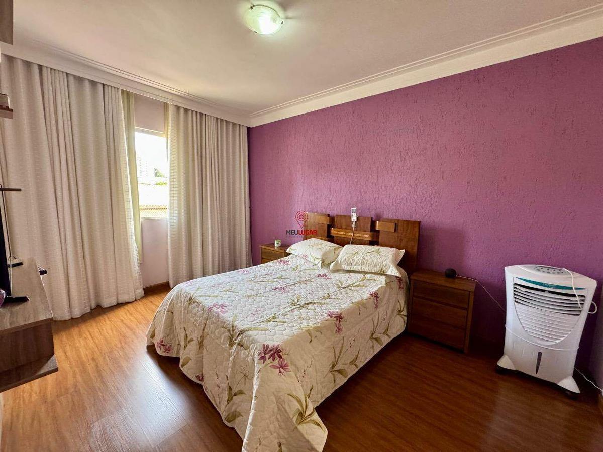Casa, Diamante, 4 Quartos, 2 Vagas, 1 Suíte