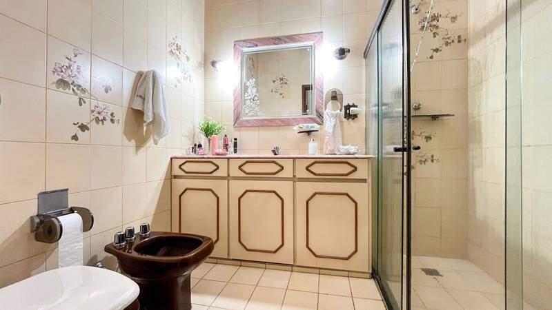 Casa, Luxemburgo, 5 Quartos, 4 Vagas, 2 Suítes