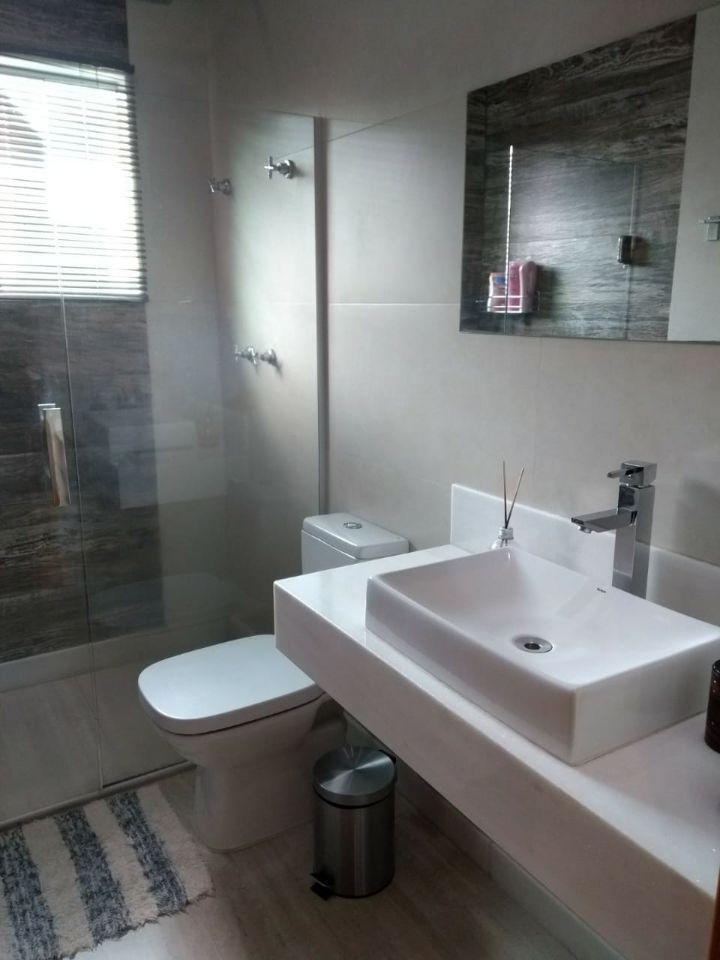 Casa, Cabral, 3 Quartos, 2 Vagas, 1 Suíte