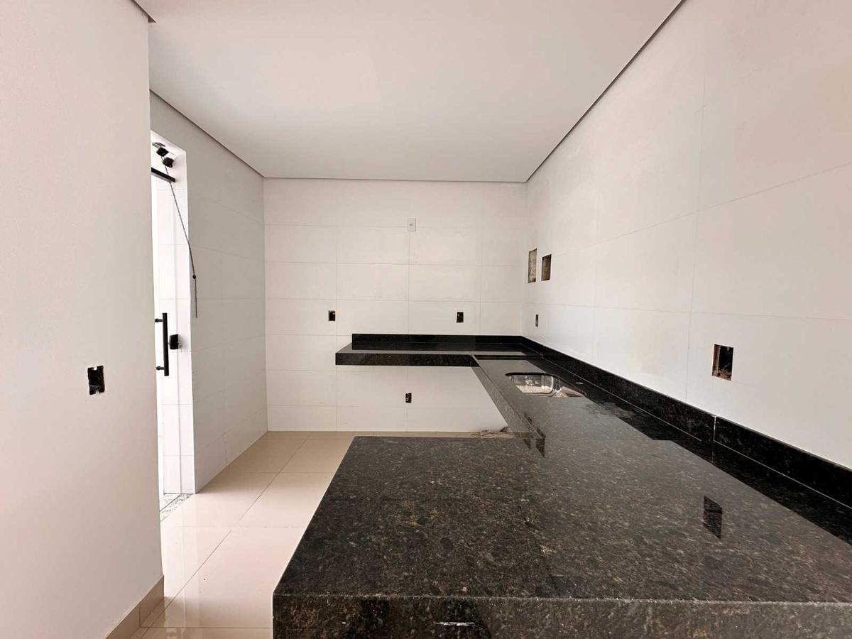 Casa, Vale das Orquídeas, 3 Quartos, 2 Vagas, 1 Suíte