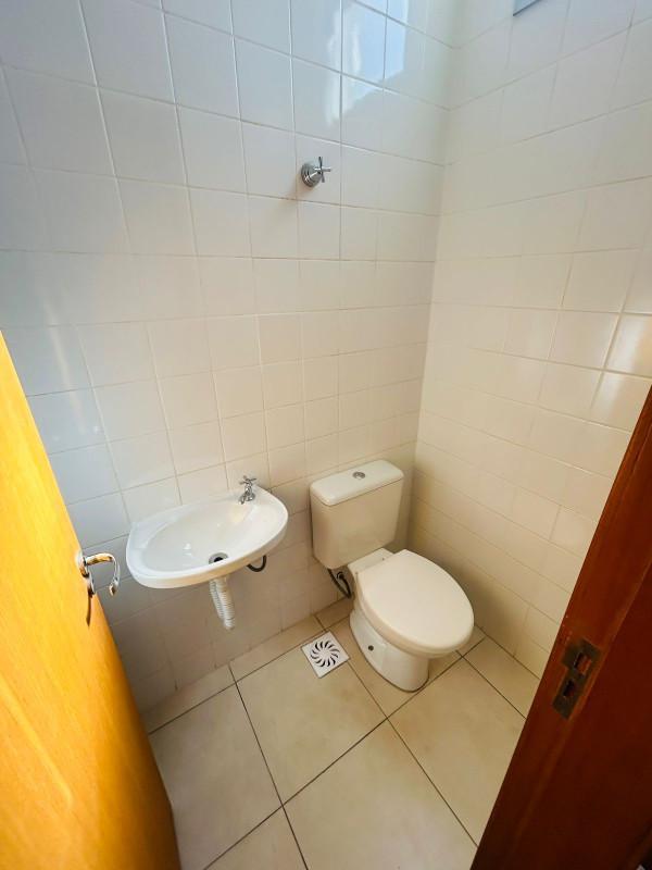 Sala, Estoril, 0 Quarto, 2 Vagas