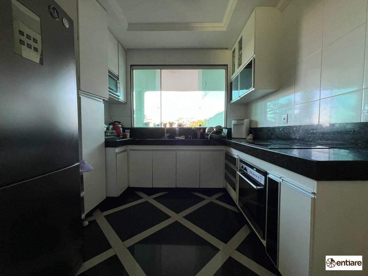 Casa, Cabral, 3 Quartos, 4 Vagas, 1 Suíte