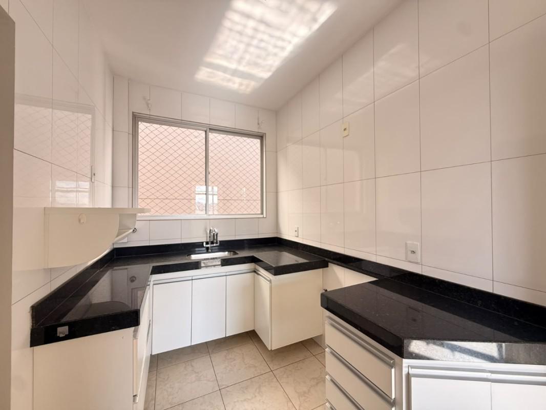 Apartamento, Sagrada Família, 2 Quartos, 1 Vaga, 1 Suíte