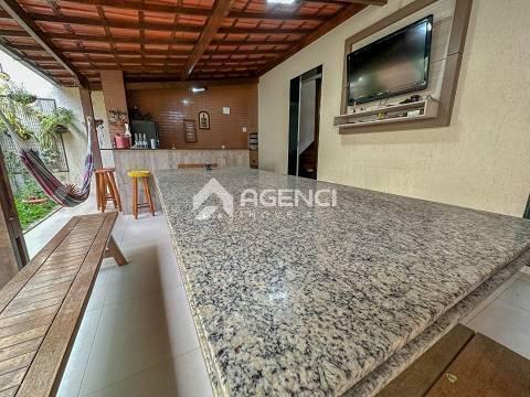 Casa, Camargos, 3 Quartos, 0 Vaga, 2 Suítes