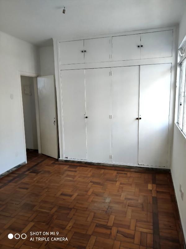 Casa Comercial, Funcionários, 0 Quarto, 0 Vaga
