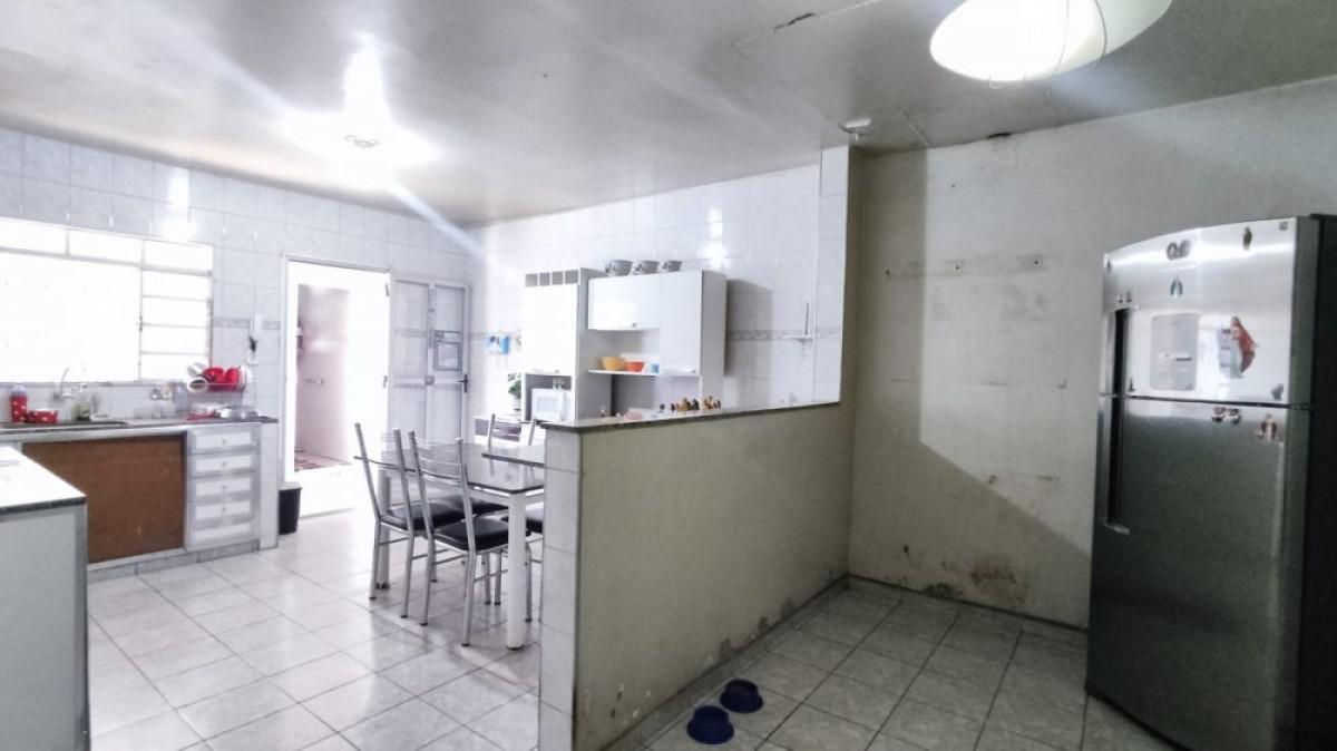 Andar, Teixeira Dias, 0 Quarto, 0 Vaga