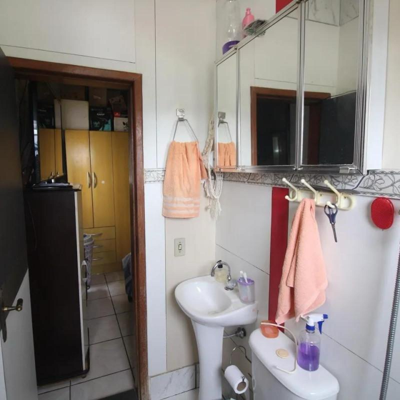 Casa, Tirol (barreiro), 5 Quartos, 3 Vagas, 1 Suíte