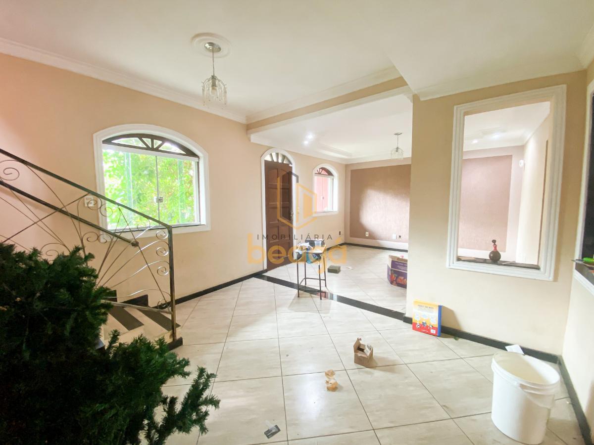 Casa, Trevo, 4 Quartos, 4 Vagas, 1 Suíte
