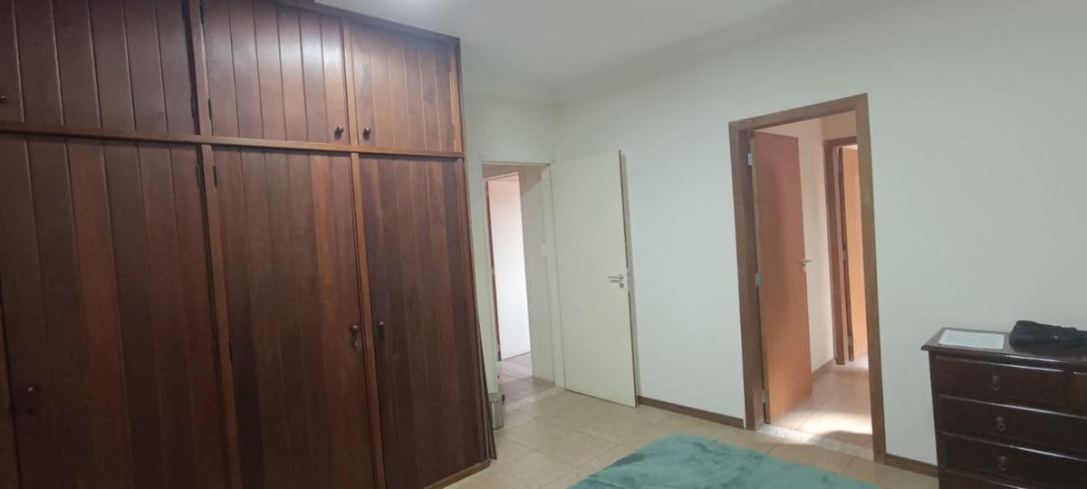 Casa, Casa Amarela, 5 Quartos, 40 Vagas, 5 Suítes