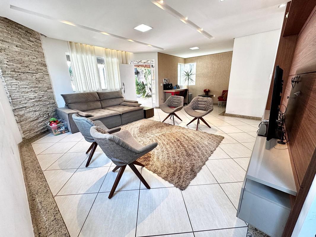 Casa, Parque Xangri-lá, 4 Quartos, 8 Vagas, 2 Suítes