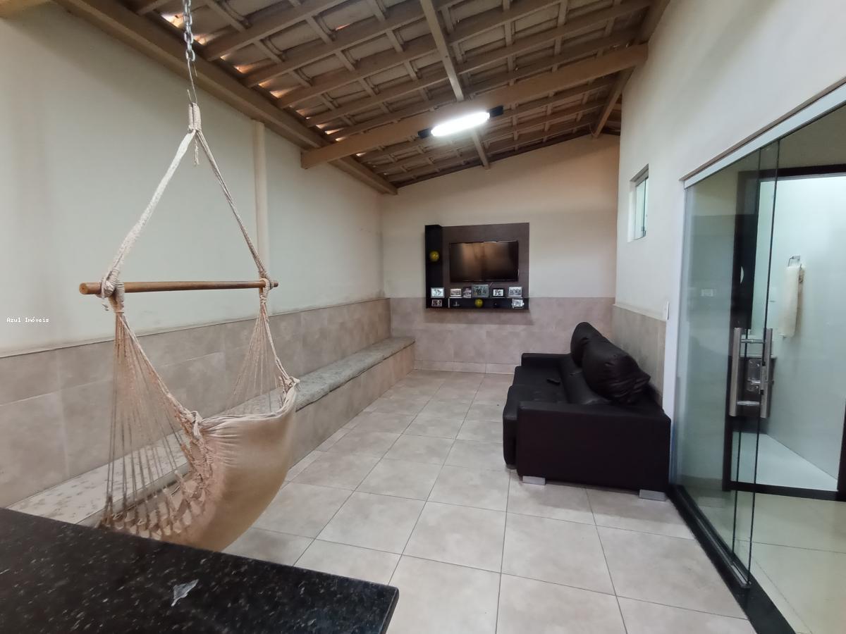 Casa, Santa Branca, 3 Quartos, 2 Vagas, 1 Suíte