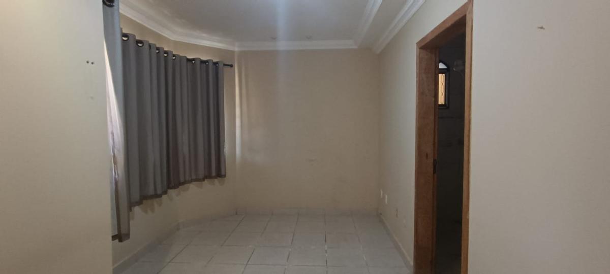 Casa, Casa Amarela, 5 Quartos, 40 Vagas, 5 Suítes