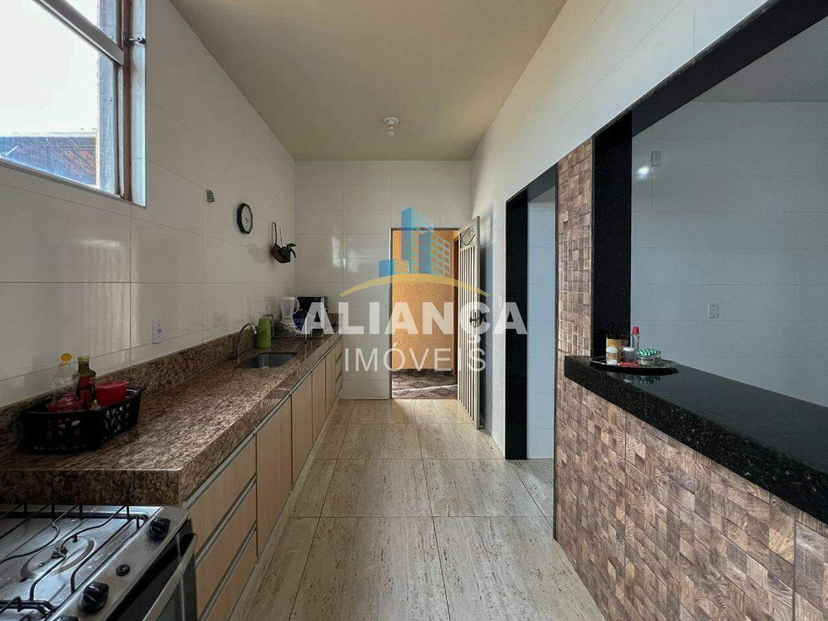 Casa, Centro, 4 Quartos, 1 Vaga, 1 Suíte