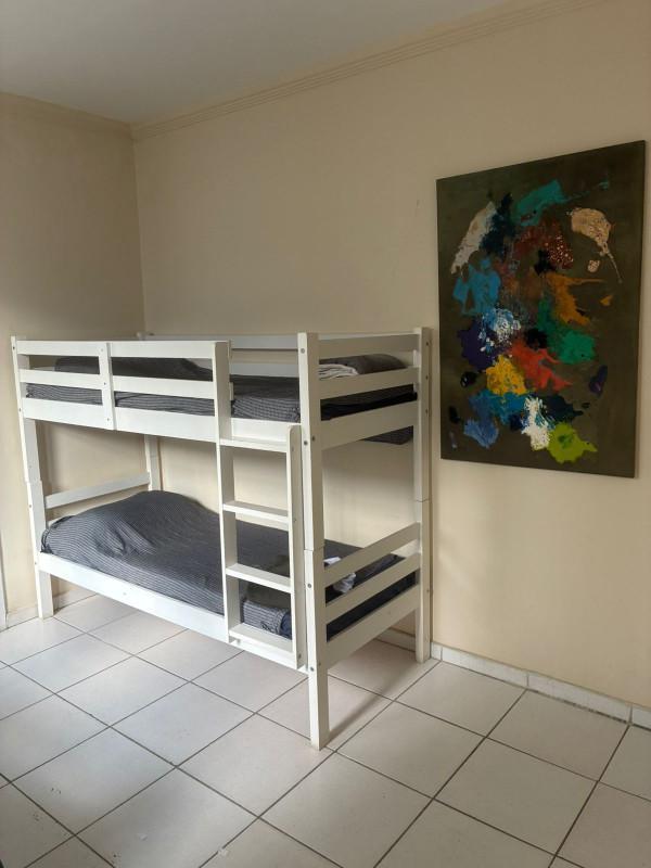 Prédio, Centro, 3 Quartos, 0 Vaga, 1 Suíte