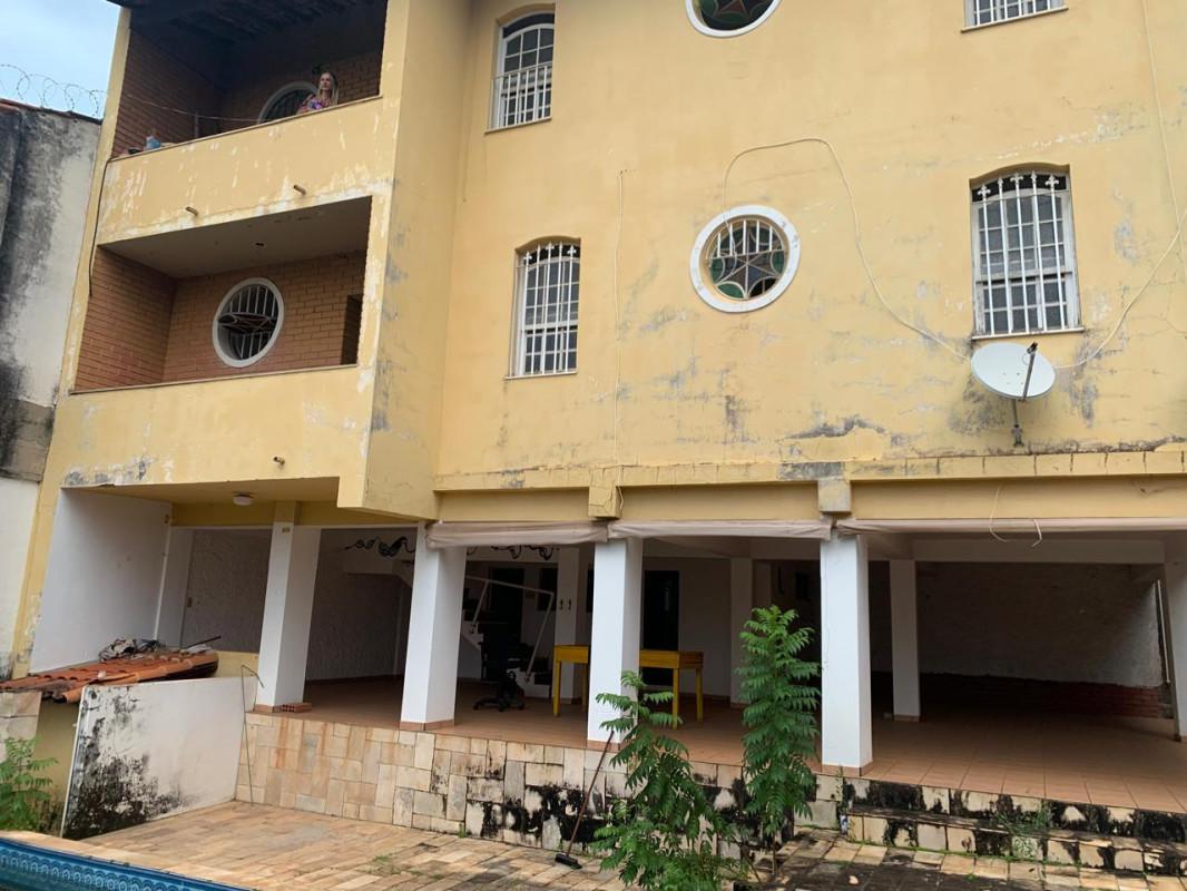 Casa, Santa Lúcia, 7 Quartos, 9 Vagas, 3 Suítes