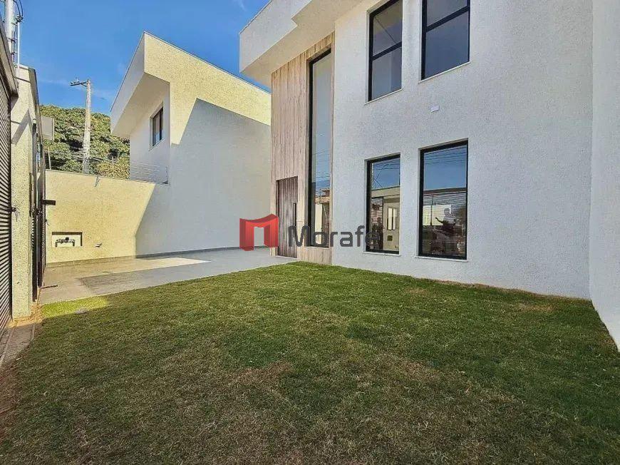 Casa, Planalto, 3 Quartos, 4 Vagas, 1 Suíte