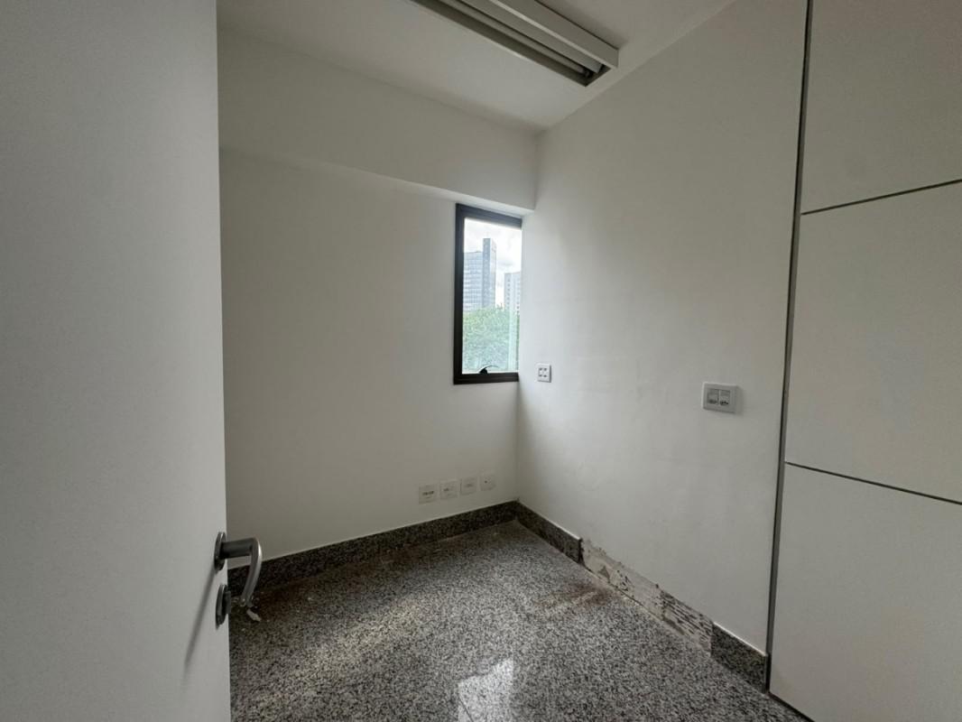 Sala, Savassi, 0 Quarto, 2 Vagas