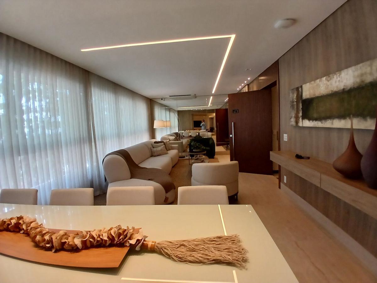 Apartamento, Funcionários, 3 Quartos