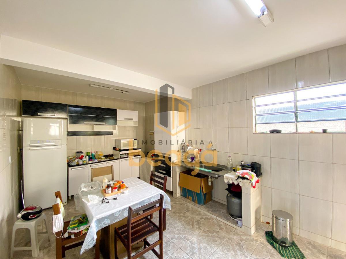 Casa, Parque Turistas, 3 Quartos, 8 Vagas, 2 Suítes