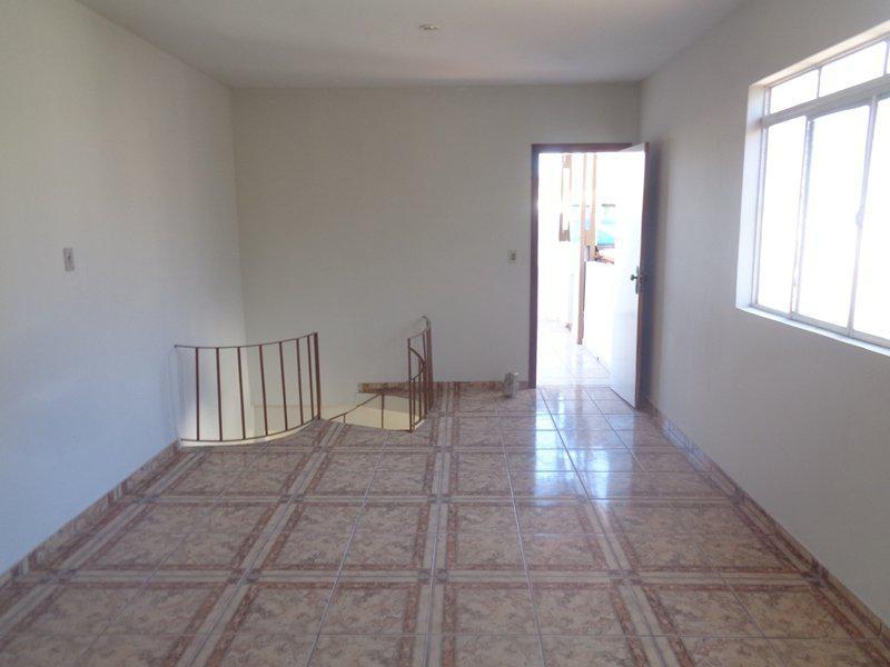 Casa, Cachoeirinha, 1 Quarto, 0 Vaga