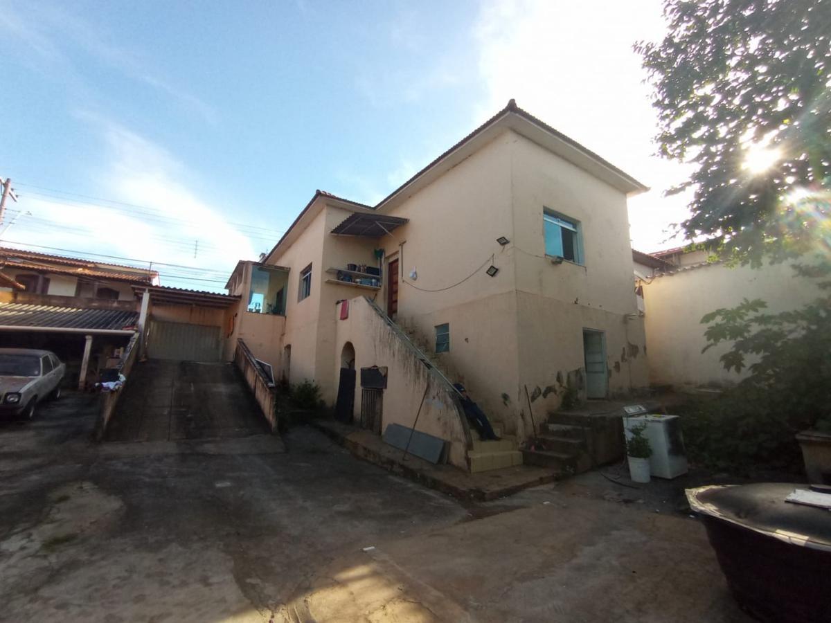 Casa, Centro, 4 Quartos, 8 Vagas