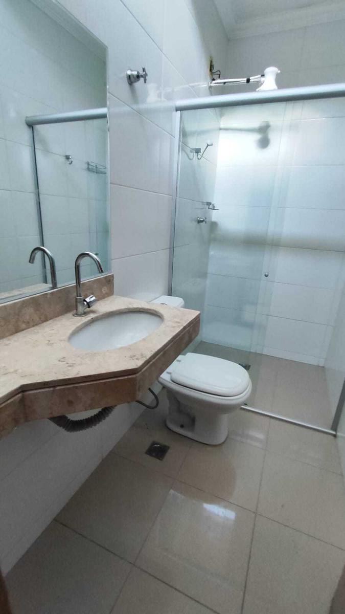 Casa, Cabral, 3 Quartos, 2 Vagas, 1 Suíte