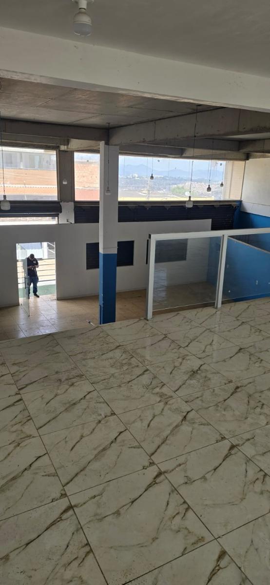 Prédio, Tropical, 0 Quarto, 12 Vagas