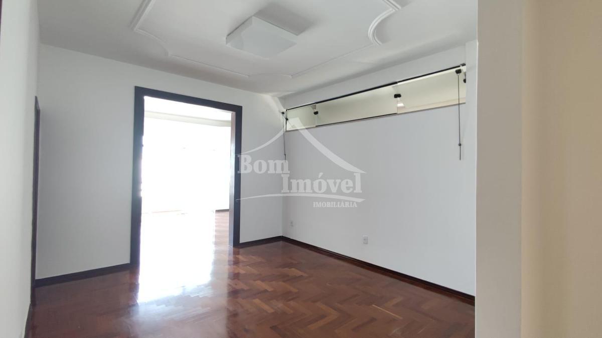 Casa, Centro, 3 Quartos, 4 Vagas, 3 Suítes