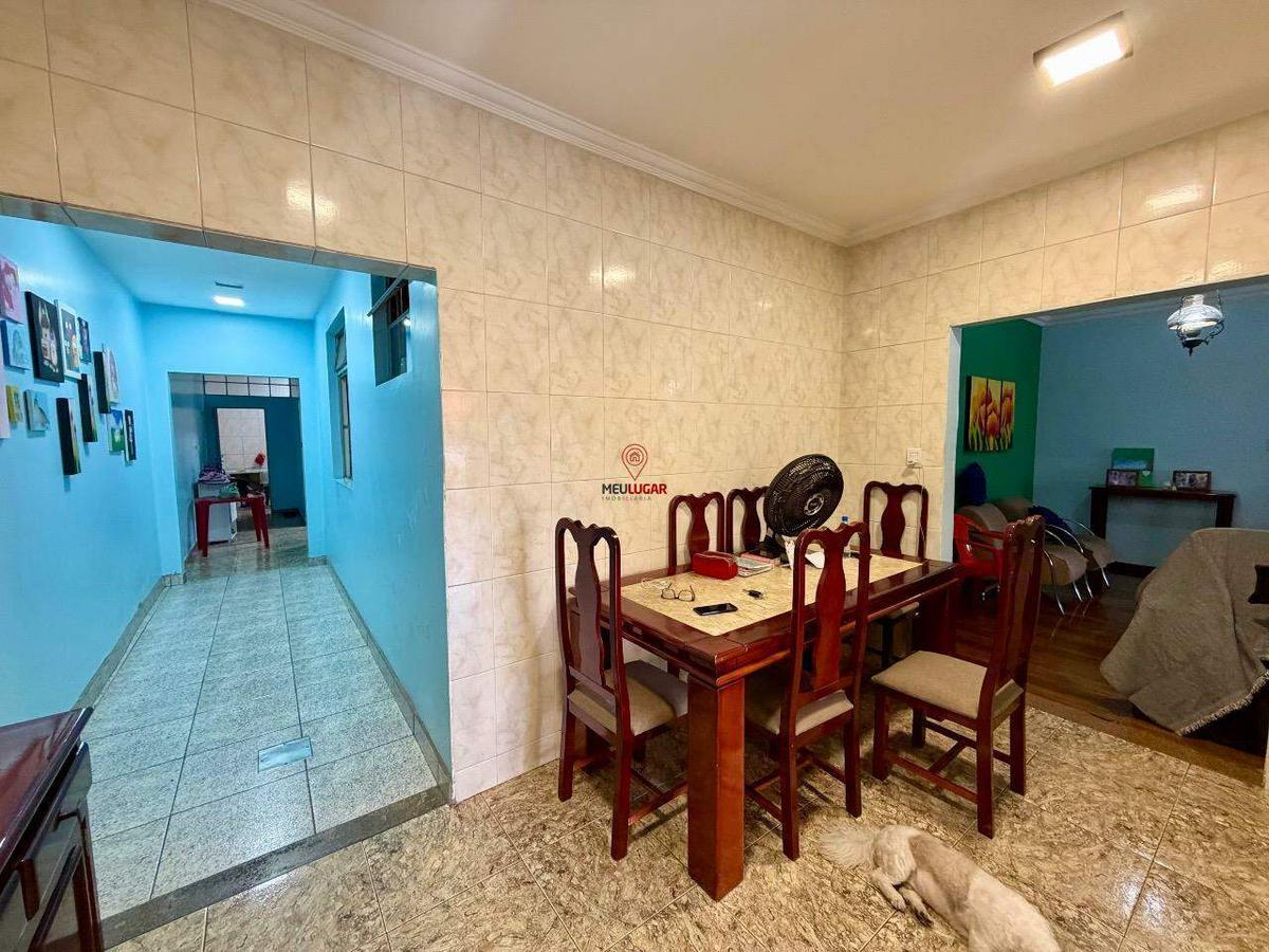 Casa, Tirol, 3 Quartos, 2 Vagas, 1 Suíte