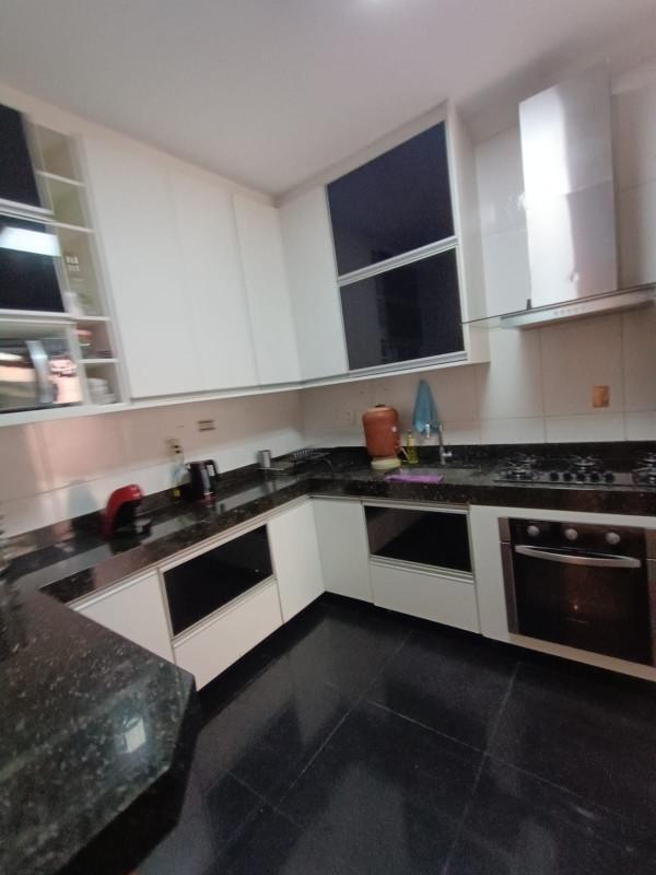 Casa, Cabral, 3 Quartos, 4 Vagas, 1 Suíte